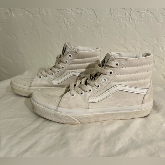 Vans Sk8- Hi kids shoes. Size 2.5. Barely worn. Needs cleaned otherwise perfect - Picture 9 of 9